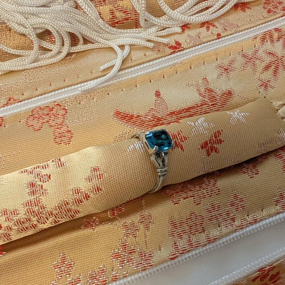 VINTAGE Jewelry Roll Travel Case Cream Coral Red Asian Satin
